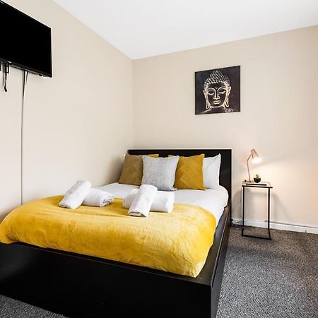 Off Road Parking, Garden, Tv'S In Bedrooms Morriston Esterno foto