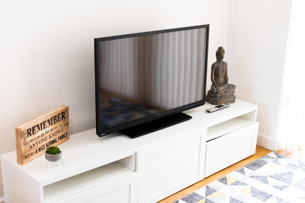 Off Road Parking, Garden, Tv'S In Bedrooms Morriston Esterno foto