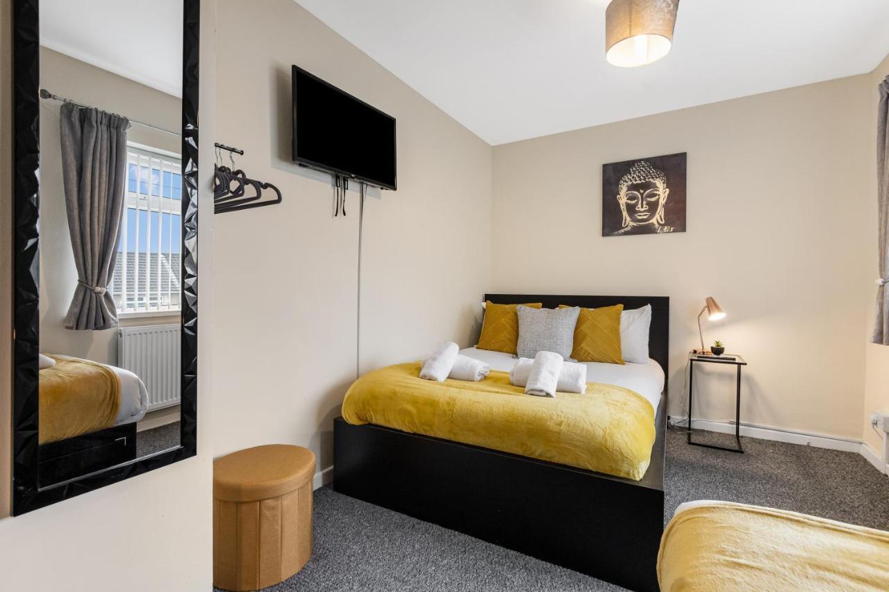 Off Road Parking, Garden, Tv'S In Bedrooms Morriston Esterno foto
