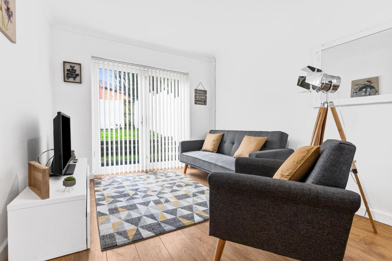 Off Road Parking, Garden, Tv'S In Bedrooms Morriston Esterno foto