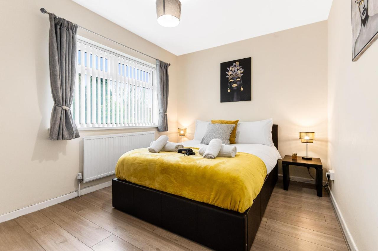Off Road Parking, Garden, Tv'S In Bedrooms Morriston Esterno foto