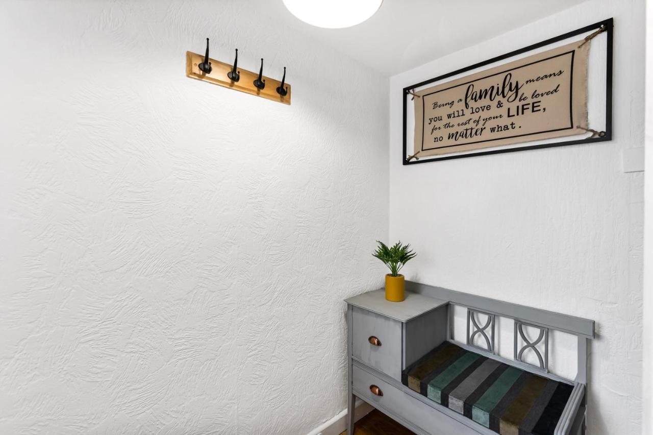 Off Road Parking, Garden, Tv'S In Bedrooms Morriston Esterno foto