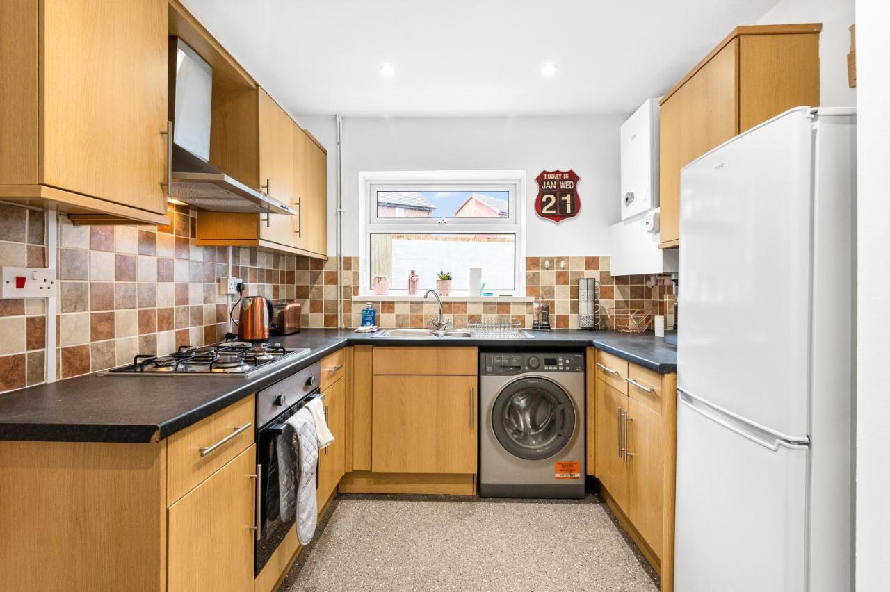 Off Road Parking, Garden, Tv'S In Bedrooms Morriston Esterno foto