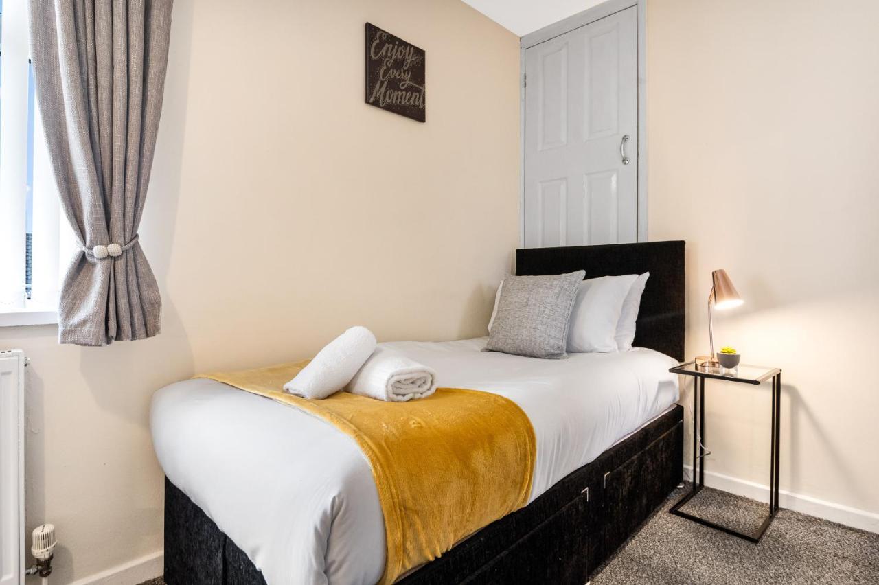 Off Road Parking, Garden, Tv'S In Bedrooms Morriston Esterno foto